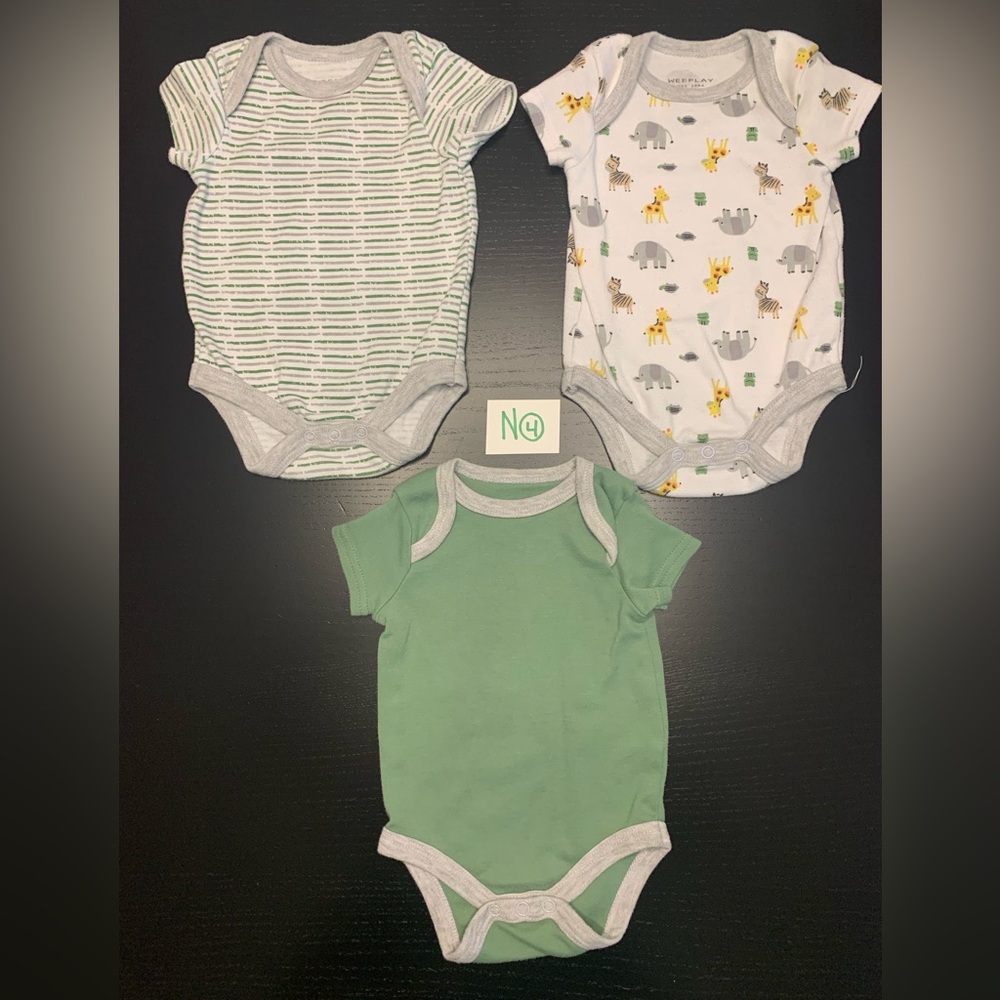 ⭐️2/$8.00⭐️ Set of 3 Short Sleeve Onesies- 3-6m with Neutral Tones